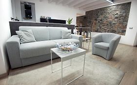 Larius Apartment